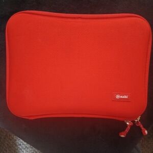 LIKE NEW RED NABI HARD SHELL CASE 10INCHES BY 7INCHES
